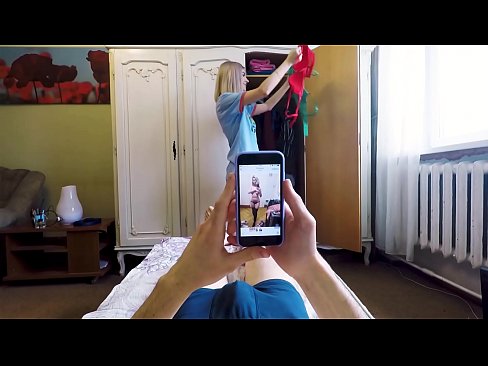 ❤️ Polusestra je natjerala svog brata da svrši neposredno prije nego što je mama došla kući ❌ Porno video na hr.oldsex.ru ☑