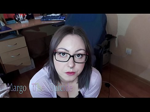 ❤️ Seksi djevojka s naočalama duboko siše dildo na kameri ❌ Porno video na hr.oldsex.ru ☑